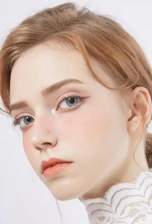 德国女孩因五官意外走红,男人看一眼就被迷倒,女生都自叹不如