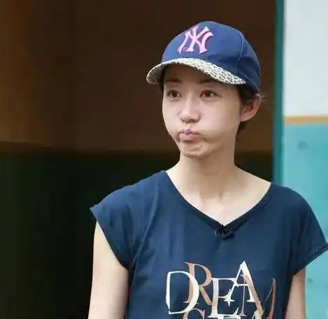 韩雪上节目被强制卸妆离开浓妆和镁光灯终于相信她有37岁了