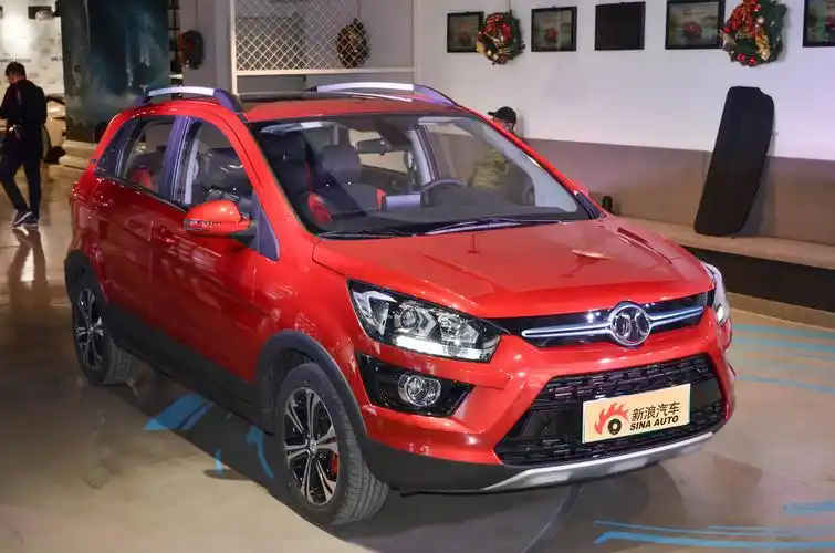 实拍体验北汽新能源ex360 预售8-10万元