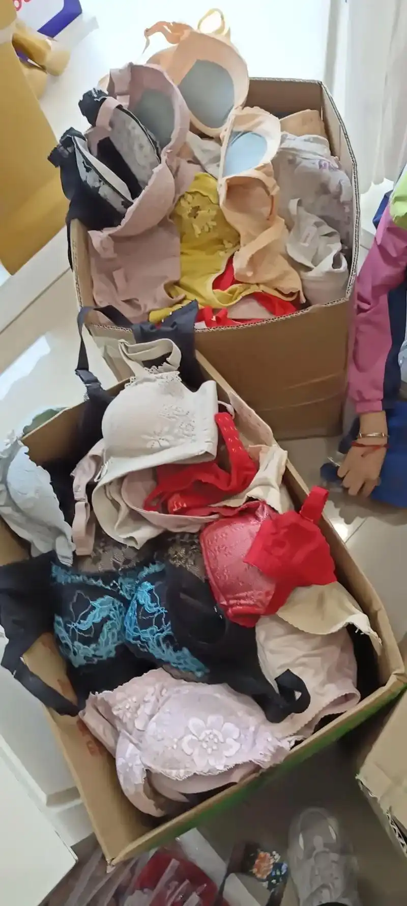 换回来的旧内衣在这里,抽空要拉去垃圾处理站,看着处理掉,我才 - 抖音