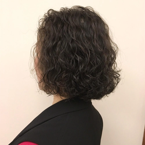 适合五六十岁女人的抱团卷,时髦洋气又显发量,好打理又显年轻