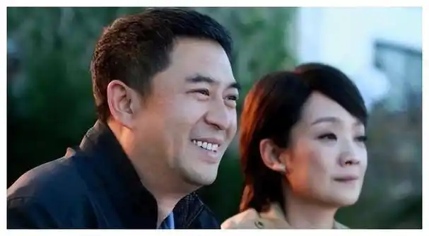 张嘉译从前妻眼中的软饭男到逆袭成功他的幸福生活揭秘