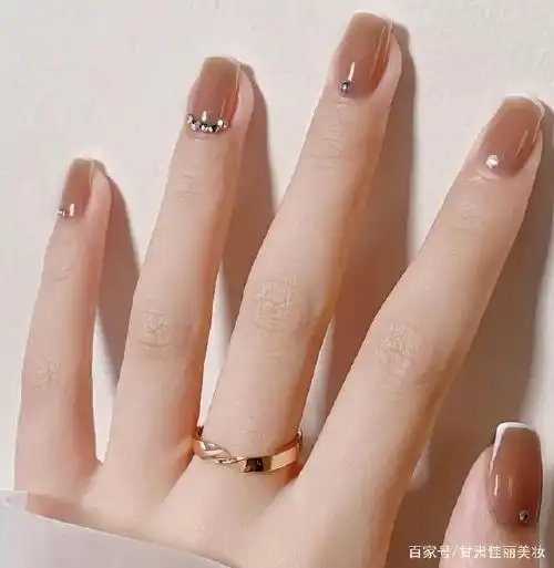 找不到适合黄黑皮的美甲?教你一招,轻松get显白美甲