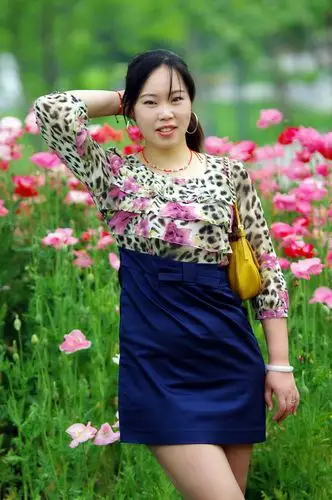 后滩公园外拍大姐