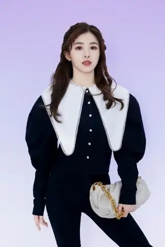 探索x面魅力星推官张含韵演绎urbanrevivo秋冬新品