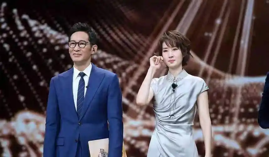 还有刘敏涛早期的电视剧《人鬼情愿》和刘奕君一起出演男女主,后来也