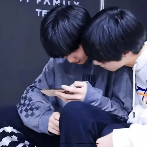 文朱 刘耀文&朱志鑫 抱图留评·禁二改 转载标明 比例 1:1