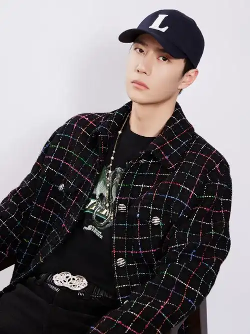 王一博换新棒球帽##王一博将帽子进行到底##王一博看到热烈街舞的