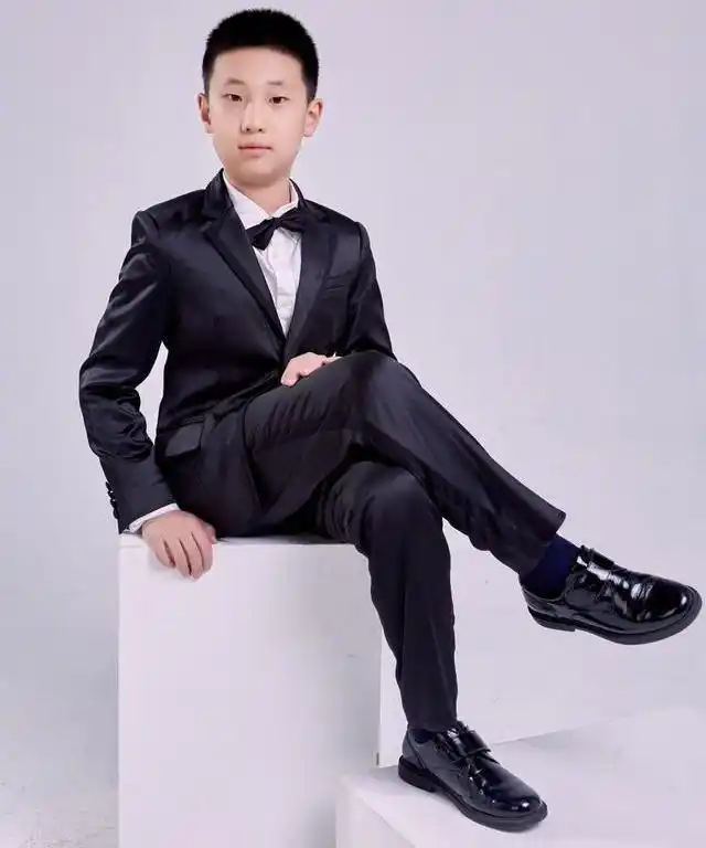 林永健基因太强大了!林大竣近照:虽然一看就像爸爸但就是比爸帅