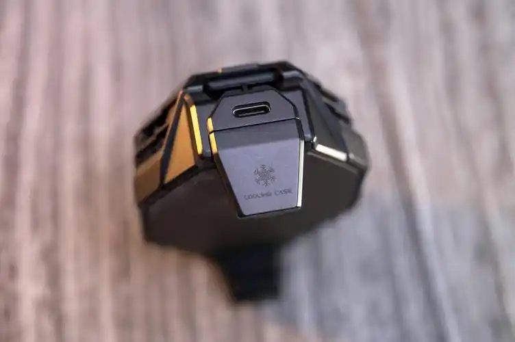 手机的夏日空调黑鲨冰封散热背夹2pro