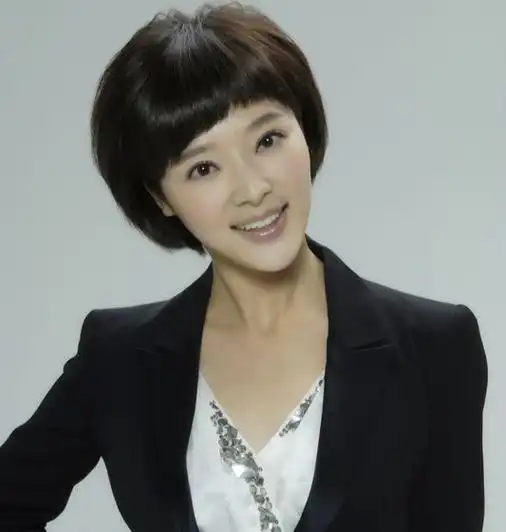 【图】央视女主播胡蝶图片鉴赏 盘点"央视美女主播"