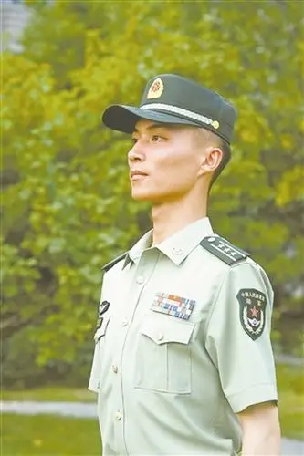 陆军新式夏常服帽.