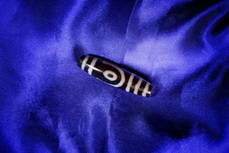 【请勿在平台支付】台湾早期高仿措思如意两眼天珠