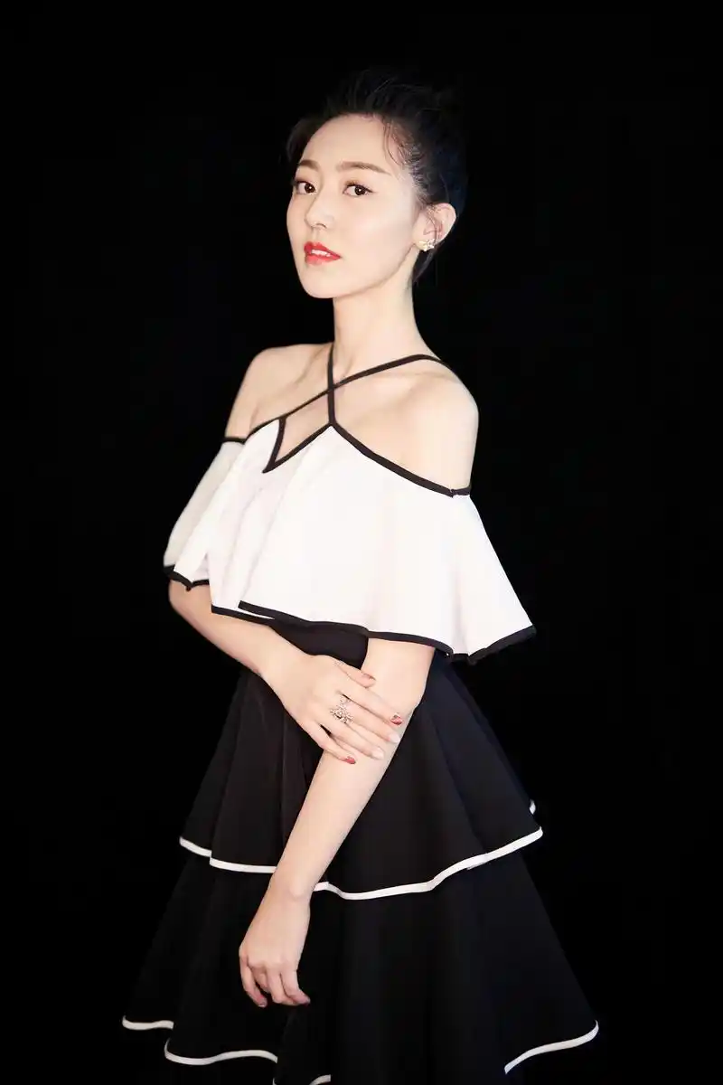 黄梦莹:从让人恨的素锦到让人心疼的高密,演技真好