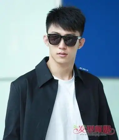 大学生短发造型可比寸头时尚多了(2)_发型师姐