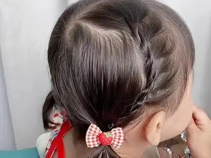 一看就会,清爽大方#两岁宝宝编发 #短发宝宝编发 #儿童编发 @抖音小