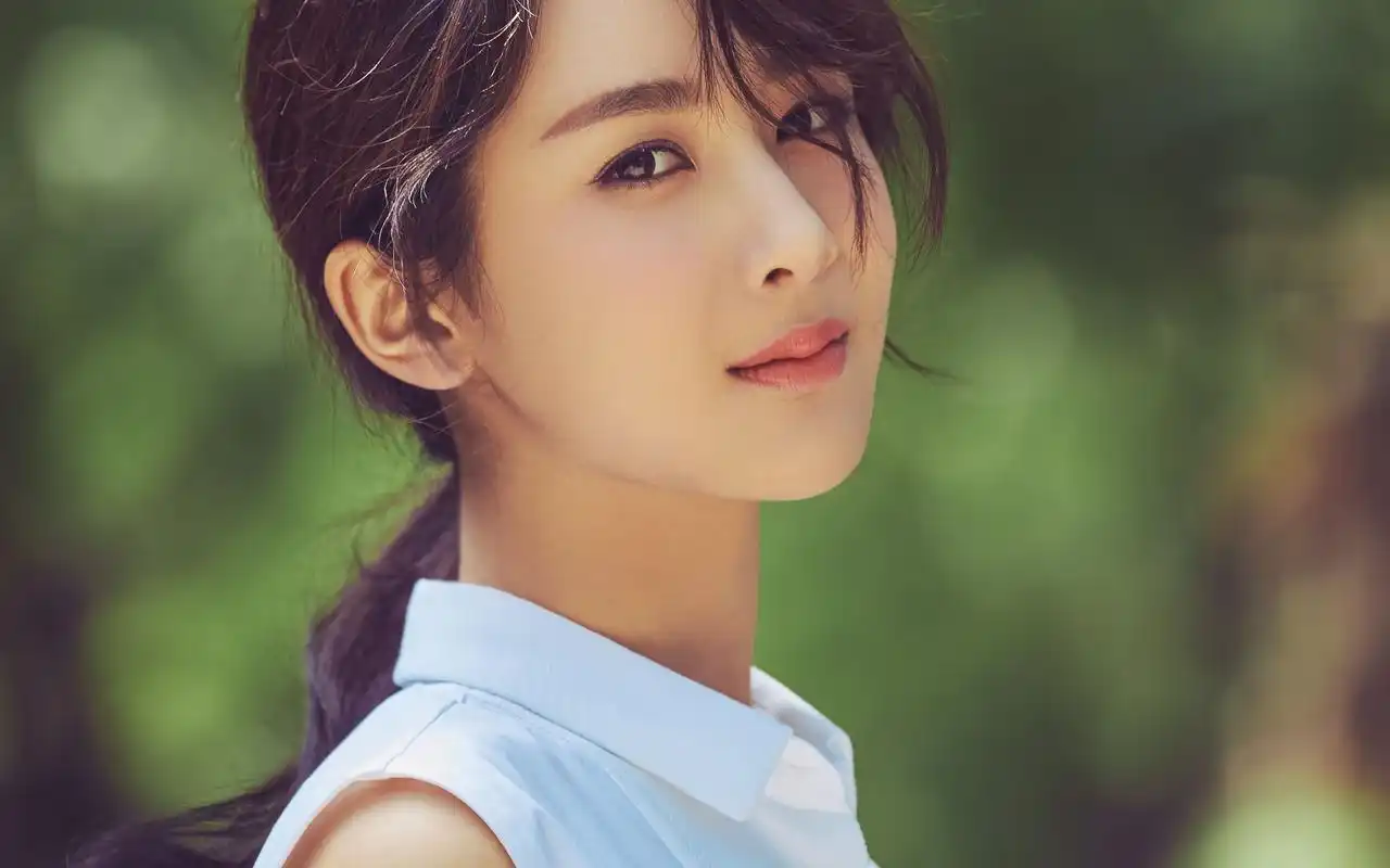 杨紫秦俊杰分手这已经是这个夏天娱乐圈分手的第四对情侣了剩下的请