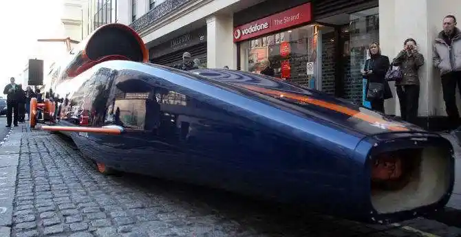 世界上最快的汽车 速度可达1600公里