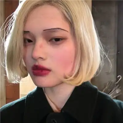 超拽霸气女生头像2019最新 我一直在掩饰说自己很开心