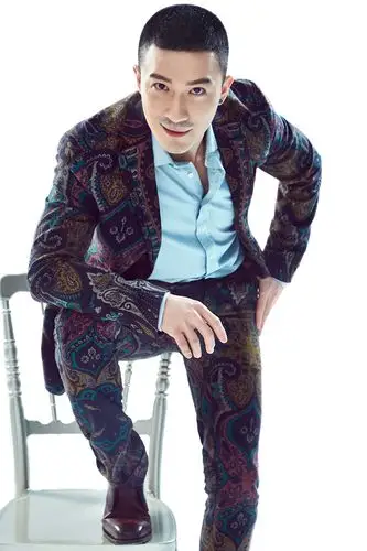 小张铎时尚写真曝光 十足雅痞范儿散发率性魅力