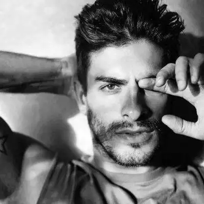 寻欢/欧美黑白男头/我在等你_男生头像_我要个性网