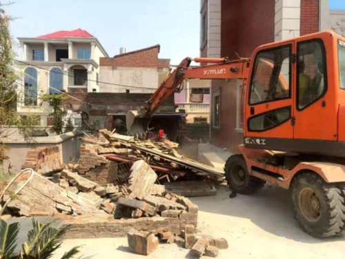 出动30余人!莆田多栋违建被强拆