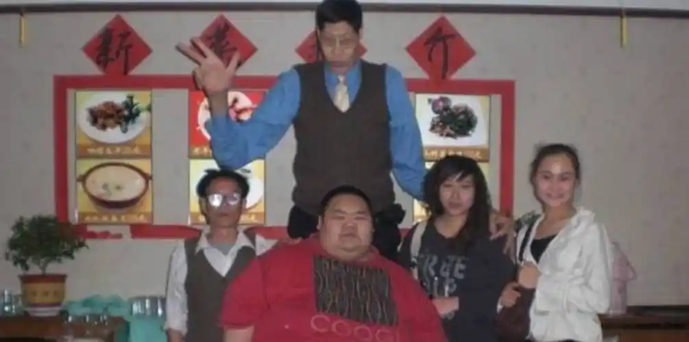 第一巨人张俊才身高242米娶165米妻子如今怎么样了