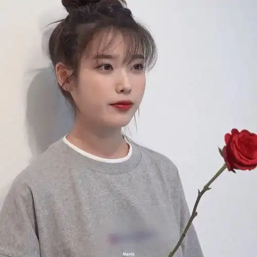 有没有iu丸子头吊带的照片? - 知乎