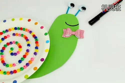 幼儿园简单又漂亮手工白色纸盘子制作蜗牛步骤图解