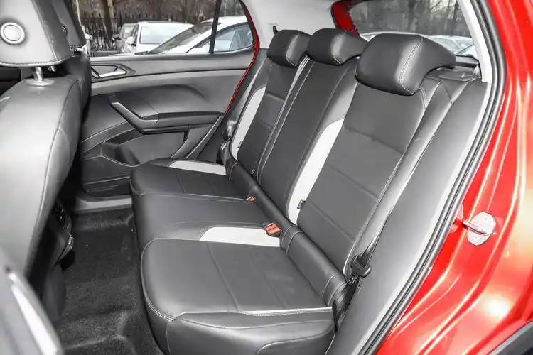 不愧是大众旗下的suv,既皮实又个性,适合年轻人家用