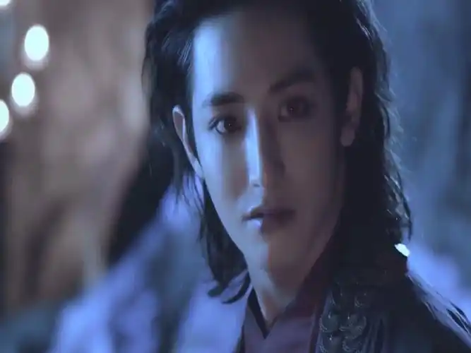 李洙赫夜行书生心动的踩点当吸血鬼拥有了神仙颜值想不出拒绝他的理由