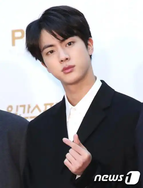 防弹少年团wannaonetwiceredvelvet现身第32届金唱片大赏金硕珍姜