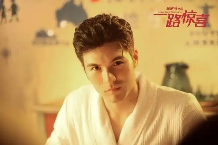 还记得小时代里的宫洺吗他现在长这样