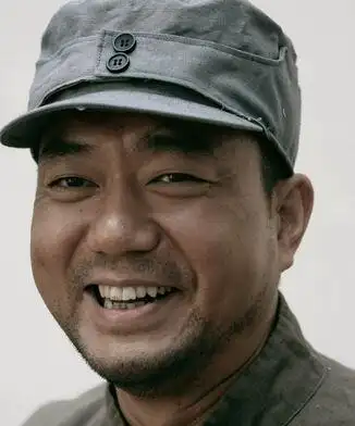 内地60后影视男演员董勇,似乎塑造了很多正面的警察角色,因此被称为是