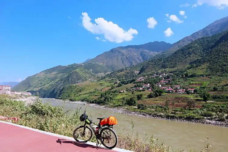 千里走单骑21:——中缅边境线骑行(怒江大峡谷段)(二)2020.11