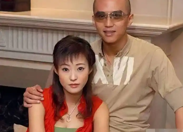 《十七岁不哭》23年:李晨郝蕾事业红火,而她却成为普通人_简宁_杨宇凌