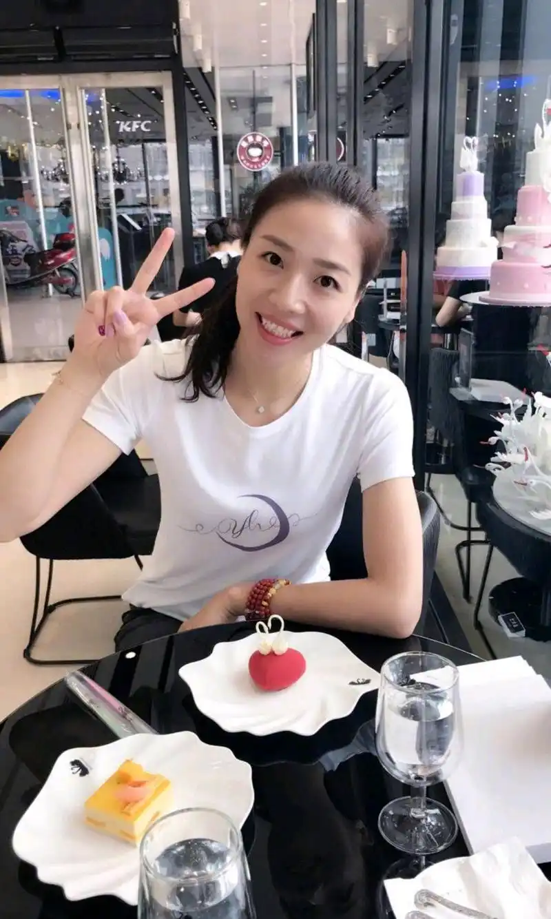 魏秋月美拍图集