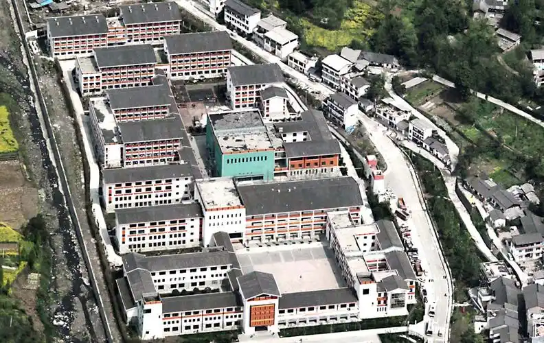 空中鸟瞰汶川地震灾区重建新貌 - 熊一亮 - 图说天下