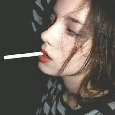 长头发女生抽烟头像