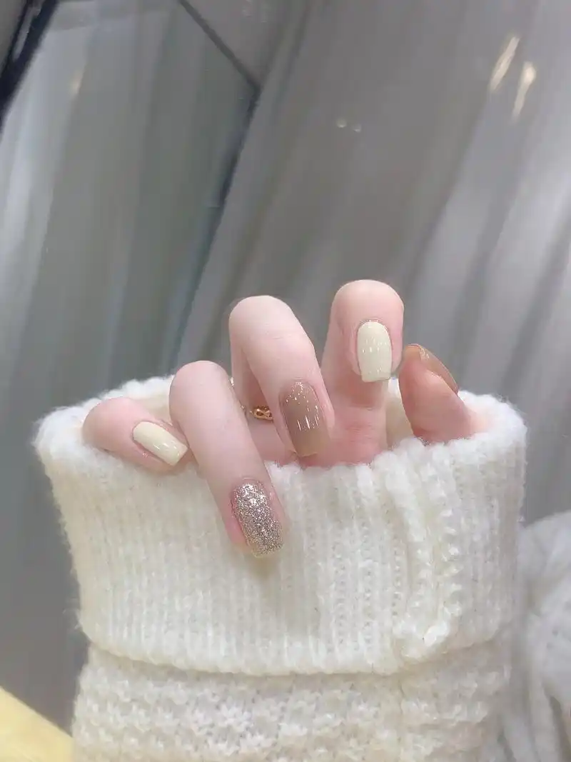 高级简约裸色短款美甲9494.裸