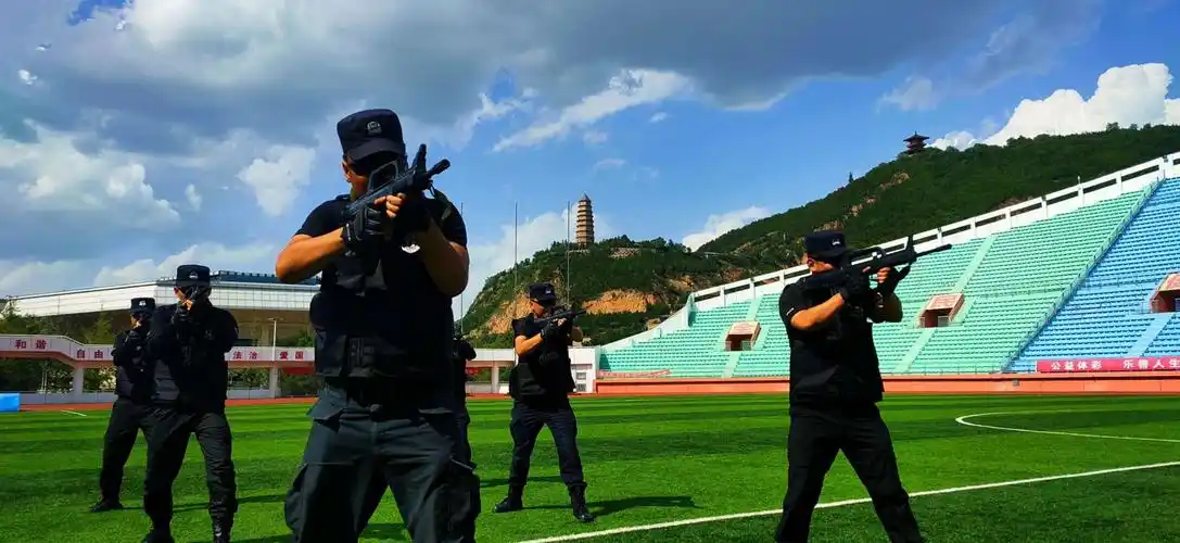 全警实战大练兵丨风里雨里练兵场上等你~宝塔特警特训营揭秘