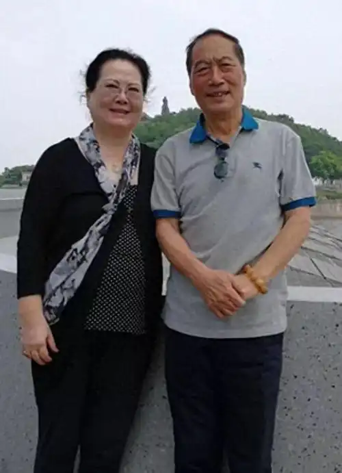 白志迪个人资料简介:曾在颐和园卖汽水,妻子曾给倪萍做配角,乐做