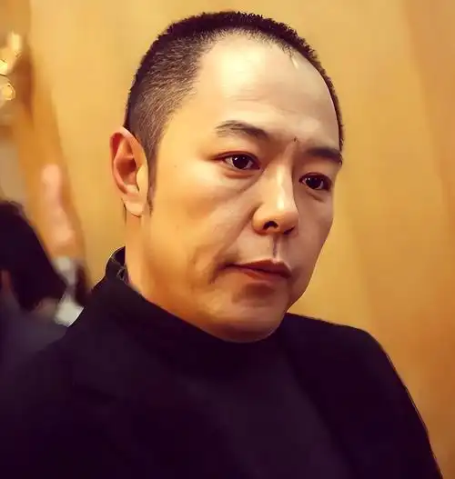 演员过激行为引发争议:从张翰到张铁林的风波