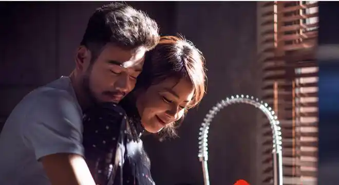 几年前,杨烁和刘涛参加了《跨界歌王》杨烁主动提到了他在《欢乐颂2》