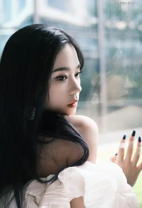 张紫宁优雅时尚写真