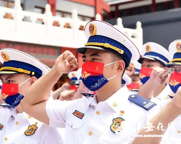 合肥50名消防员重温入党誓词_中安在线