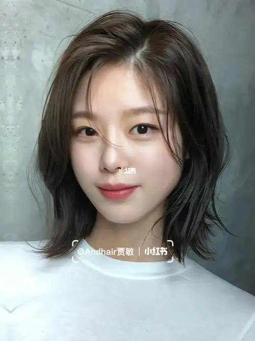 沙发自来卷也可以拥有的蓬松感中短发绝了