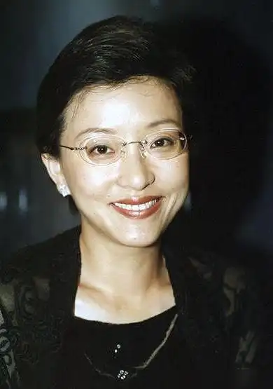 杨澜:年轻时不懂婚姻,如今年过50依然优雅