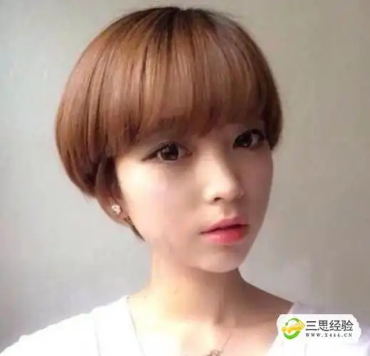 窄额头适合的几款发型_三思经验网