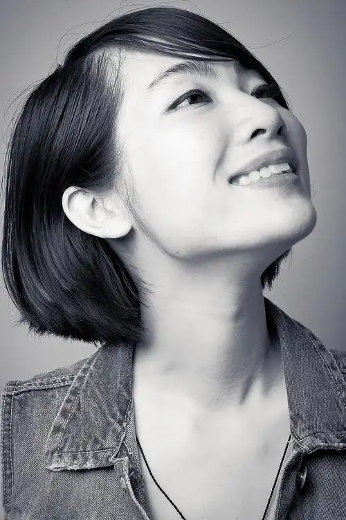 侧脸桂纶镁_女友很美